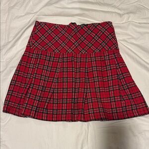 Chic Tartan Mini Skirt in Red